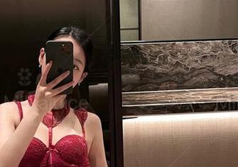 微密圈 – 牛奶里的果汁图库又更新啦，黑色小睡裙的分享让我觉得生活真是……略显奢华！