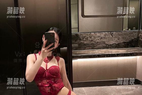 牛奶里的果汁 微密圈 - 牛奶里的果汁图库又更新啦,黑色小睡裙的分享让我觉得生活真是……略显奢华!