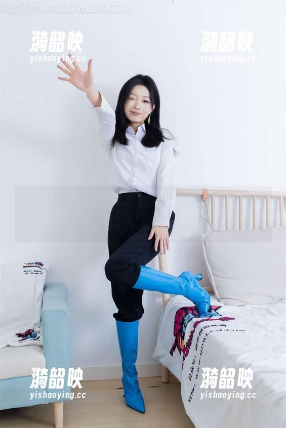 物恋传媒 - 自由的飞翔，岚岚的全套图片，谁能抗拒这么无拘无束的气息？