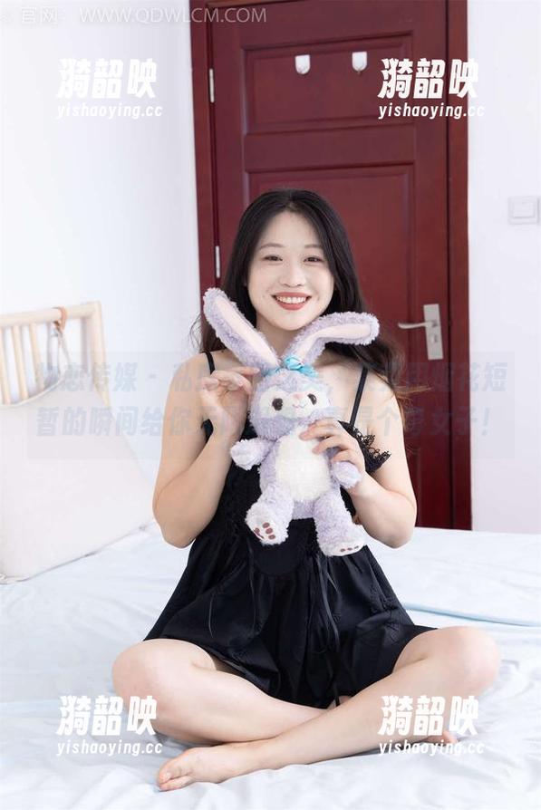 物恋传媒 - 私房美图之美，菜菜用烟花短暂的瞬间给你无限遐想，真是个奇女子！