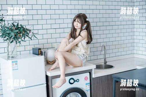 神沢永莉学妹的写真作品，分享这份‘不小心’的欢乐！