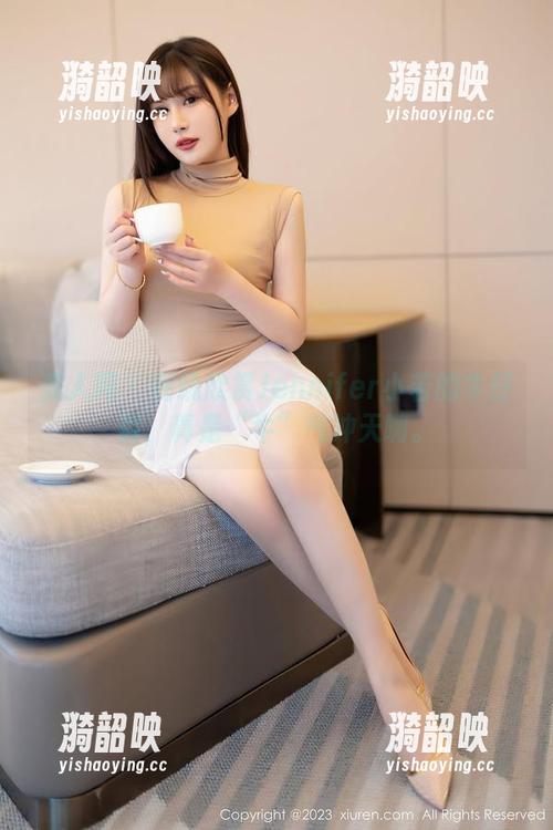 秀人网 - 在线欣赏Jennifer小若的牛仔裤，真是“牛”气冲天啊。