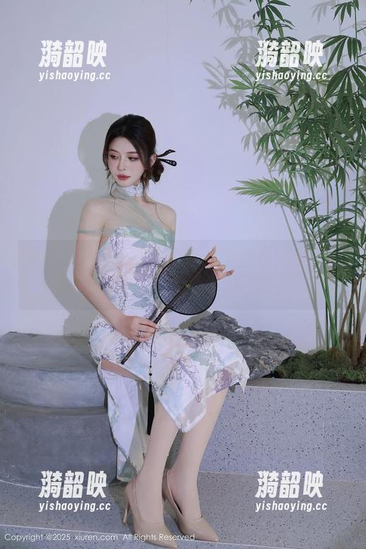 秀人网 - 九千柒柒白丝最新美图：看了让人恍惚的‘织梦’系列！