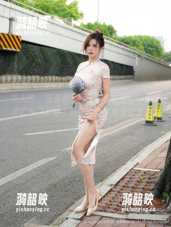 秀人网 - 这浴室不一般，吃白菜的vi菜菜更新的图片让人恍惚，她在洗澡还是拍大片呀？