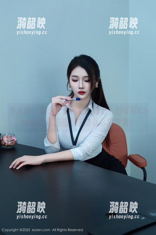 秀人网 - 谁说长腿不能打动心？妙可可Cheese的私拍图包来挑战你的审美！