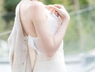 秀人网 – 小蛮腰lvy女神合集更新：她的柔韧性让我思考，难道我只是在吃薯片？