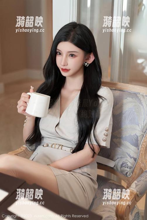 秀人网 - 一起来看杨晨晨Yome的泳装魅力：图库分享，绝对吸睛！