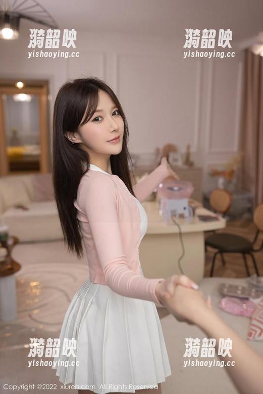 秀人网 - 想象一下：梓萱Crystal的兔女郎套图如何重新定义可爱与撩人？