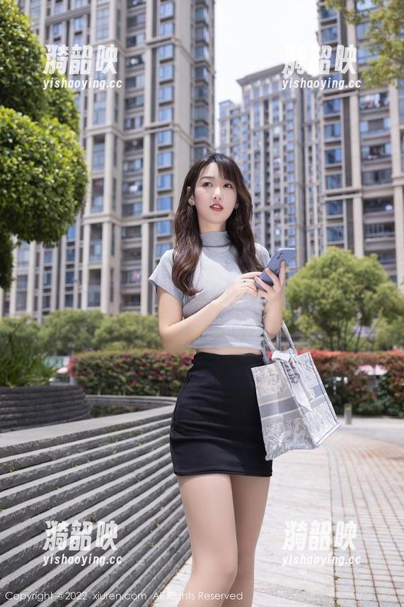 秀人网 - 最新写真集：程开心的旅拍，带你一起嗨翻天！