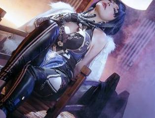 秋和柯基的苦修女写真：壁纸界的叛逆，让人忍不住想多看几眼。
