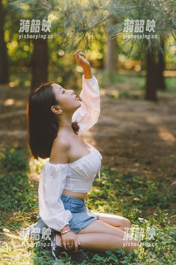 没有光环的穆零Mu0，牛仔裤下的美图反而更动人