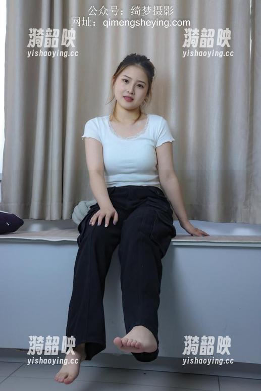 绮梦摄影 - 看阿依夏的油亮风采，高清图片让你目不转睛，快去下载！