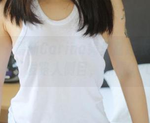 美媛馆 – 最新Carina绮里嘉连衣裙写真，轻松引发路人侧目，心情UPUP！