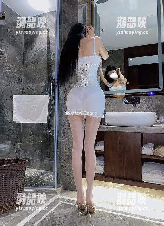 微密圈 - 脸红Dearie女神的写真集：我对原图的爱简直比巧克力还浓！