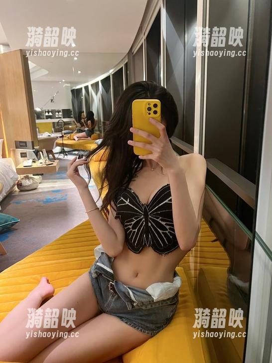 微密圈 - 葛征的白衬衫合集：恰到好处的优雅分享，让心情飞扬！