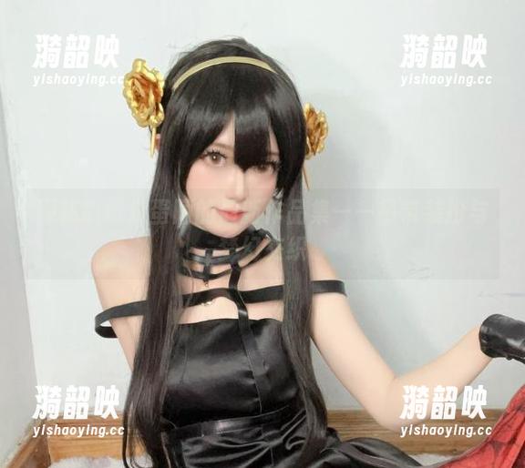 探秘趴趴捣蛋陌的最新作品集——吊带装扮与梦幻交织