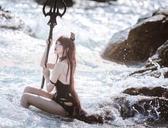 阿薰kaOri学姐礼服+内衣——快来围观这段大胆的分享