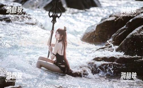 阿薰kaOri学姐礼服+内衣——快来围观这段大胆的分享