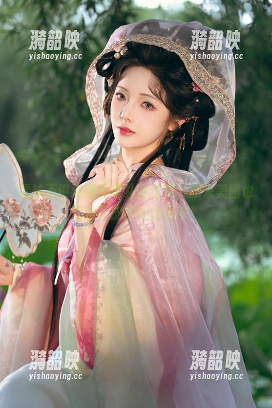 雯妹不讲道理 雯妹不讲道理带着礼物丝带,原来美图也可以调皮得如此俏皮!