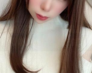 当鹿野希的红裙遇上光影，私房瞬间，原图像是从梦里走出的！