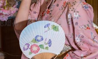 花式甩短裙，黏黏团子兔送你一波免费图片快乐！