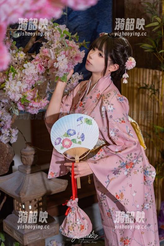 黏黏团子兔 花式甩短裙,黏黏团子兔送你一波免费图片快乐!
