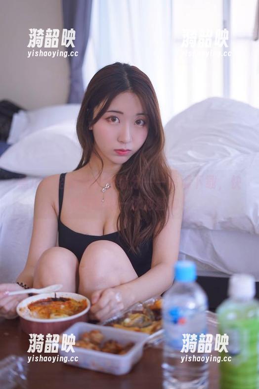 黑川与浴缸的奇妙缘分——高清下载，快来目睹这一泳池魅力！